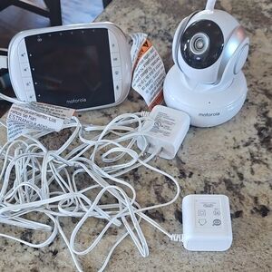 Motorola White and Silver Baby Monitor with Handheld Screen
